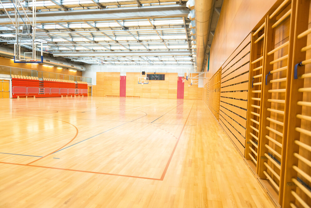 Benefit from a subsidy of up to 40% School sports hall